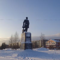 Памятник М.В.Ломоносову, Коряжма