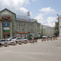 Торговый комплекс "Каскад" в центре города, Шуя