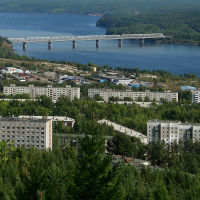 С видом на мост, Усть-Илимск
