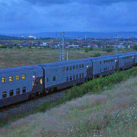 Двухэтажный поезд № 28 Москва-Анапа на приближении в Анапу. 9 июля 2019 г., Анапа