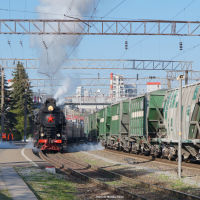 Ретро-поезд "Победа" на станции Тоннельная, апрель 2018 г., Верхнебаканский
