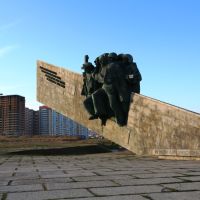 Мемориал и новостройки на Малой, Новороссийск