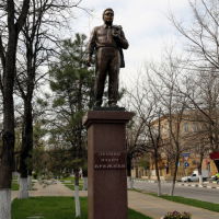 Памятник Л.И. Брежневу на улице Новороссийской Республики, Новороссийск