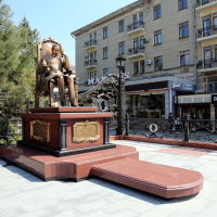 Памятник губернатору (1901-1905) Черноморской губернии Е.Н. Волкову, Новороссийск
