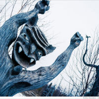 Тоже одно из достопремечательностей Кочёвского района - это музей под открытым небом в д. Пармайлово Кочёвского района. Скульптуры, выколоченные из дерева и одухотворенные мистикой сделаны жителем этой маленькой деревни - Егором Утробиным., Кочево