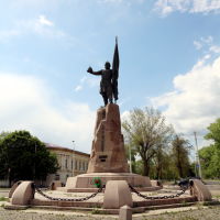 Памятник Ермаку Тимофеевичу на площади Ермака, Новочеркасск