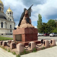 Памятник Я.П. Бакланову на площади Ермака напротив Красного спуска, Новочеркасск