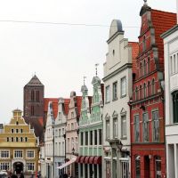 Sanierte Häuser schmücken die Altstadt von Wismar, Висмар