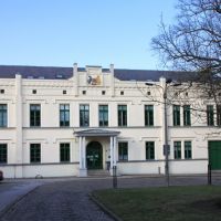 Güstrow: Finanzamt am Klosterhof, Гюстров