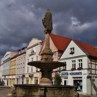 Borwin-Brunnen Pferdemarkt Güstrow, Гюстров