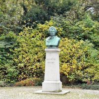 Plauen - Denkmal Julius Mosen (Julius Moses), er war Dichter u. Schriftsteller und ging in Plauen aufs Gymnasium, heute vor allem als Dichter des Andreas-Hofer-Liedes bekannt, Плауэн