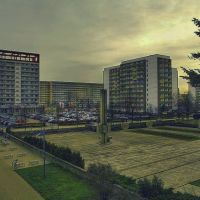 Hoyerswerda-Neustadt/Stadtzentrum mit Ehrenhain, Хойерсверда