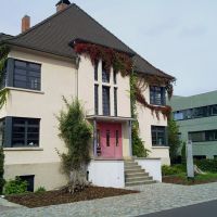 Bauhaus campus - villa (volgens de kleurenleer van Itten..), Дессау
