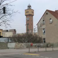 Blick  auf den weithin  sichtbaren  Wasserturm der * Aluminium - Folie * in  Merseburg in Sachsen - Anhalt, Мерсебург