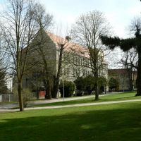 Altenburg - Blick auf die Grundschule Karolinum, Альтенбург