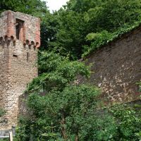 Aschaffenburg - Stadtmauer mit Turm, Ашхаффенбург