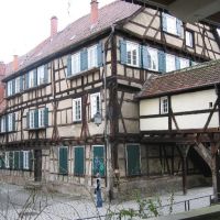 Nonnenhaus - längstes Fachwerkhaus der Altstadt von 1488, Пфорзхейм