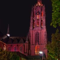 Der Kaiserdom St. Bartholomäus in Frankfurt am Main bei Nacht., Франкфурт-на-Майне
