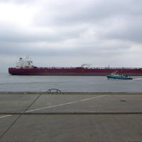 Cuxhaven - Tankschiff auf der Elbe, Куксхавен