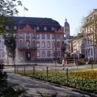 Schillerplatz im Frühling, Майнц