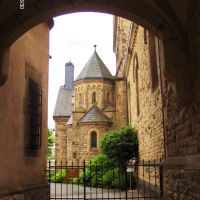 Entrance to the Church courtyard at Sankt Paulos Cathedral, Trier, Трир