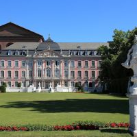 Kurfürstliches Palais vor Palastaula, Trier, Трир