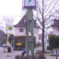 clock at rott constructed with schwebebahn rail parts, Вупперталь