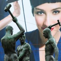 Kolmen sepän patsas muotoillun Felix Nylund - Three smiths by Felix Nylund, Хельсинки
