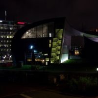 379 Helsinki, Kiasma (Museum für zeitgenössische Kunst) bei Nacht, Хельсинки