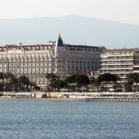 Cannes - new harbor - view to majestic hotels, Канны
