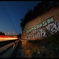 Graffiti en bord dautoroute, А-ен-Провенс