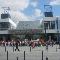 Manifestation à la Gare, Ренн