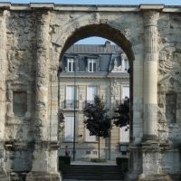 La porte de Mars (dates from the third century AD, and was the widest Arch in the Roman World) in Reims, Реймс