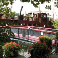 Wohnen auf dem Hausboot in Paris an der Seine, Булонь-Билланкур