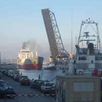 Séte, chimiquier dans le Canal Maritime (avec zoom), Сет