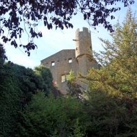 Le château de Châtillon sur Azergues dans le Beaujolais, Виллеурбанн