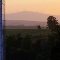Praděd při západu slunce (Praded Mountain at sunset) - fotografováno z Opavy ( I photographed from Opava) - vzdálenost (distance) 50 km, Опава