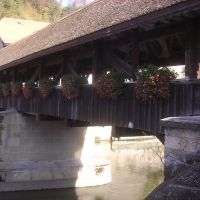 Berne Bridge in Fribourg - with some fall colors in the back, Фрейбург