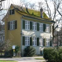 Winterthur, Schönes Barockhäuschen / Beautiful Baroque Maisonette {Im Stadtpark / In the City Park}, Винтертур