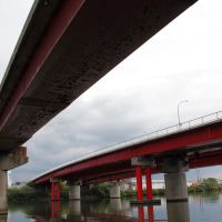 赤い橋, Акита