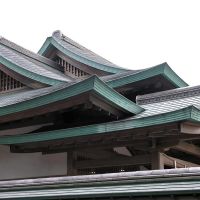 Patinaed copper roofline. Near the Hachimangu Temple, Kamakura., Камакура