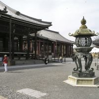 Main courtyard, Nishi-Honganji Temple, Kyoto., Киото