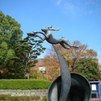 Leaping Hare on Crcscent and Bell(三日月と鐘の上を跳ぶ野うさぎ), Иукухаши