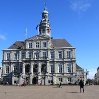 Maastricht - Stadhuis  en  marktplein., Маастрихт