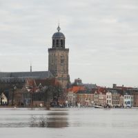 Deventer almost flooded by the IJsselriver after snowmelting, Девентер