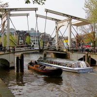 Reger Schiffsverkehr in Amsterdam, Амстердам