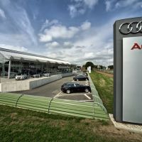 TB, de nieuwe Audi en VW garage in Breda, Бреда