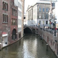 Oudegracht en het stadhuis van Utrecht vanaf de Zoutmarkt., Амерсфоорт