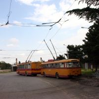 Ideiglenes trolibusz végállomás a vasúti felüljárónál - Temporary terminous of trolleybuses near the railway bridge, Гори