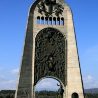 Kutaisi, crumbling Soviet era monument , March 08, Кутаиси